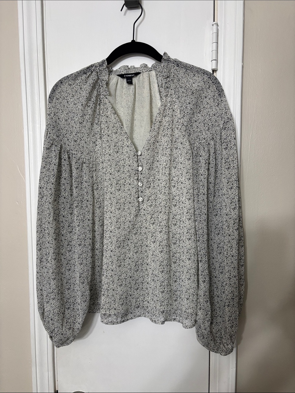 Express Balloon Sleeve Blouse